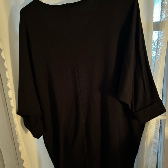 Shannon Passero -Large black top wide fit stylish - dress up or casual- - Picture 4 of 7